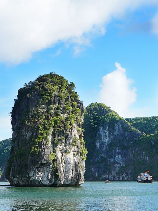 Halong Bay Day Trip - Vietnam blue waters